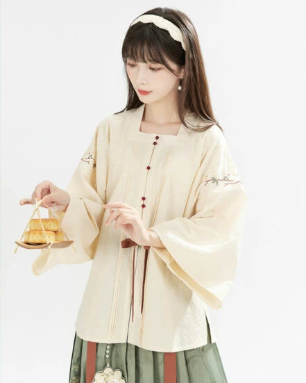 Moon Rabbit Yellow Hanfu Green Skirt Newhanfu 2025