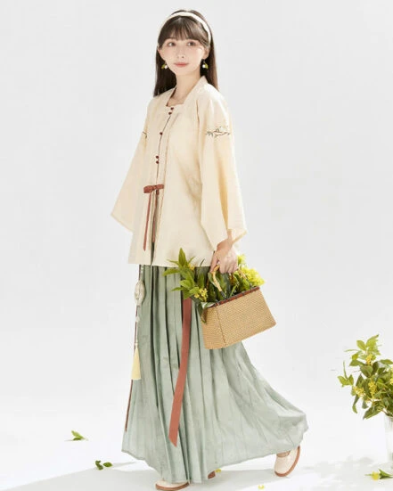 Moon Rabbit Yellow Hanfu Green Skirt - Newhanfu 2024