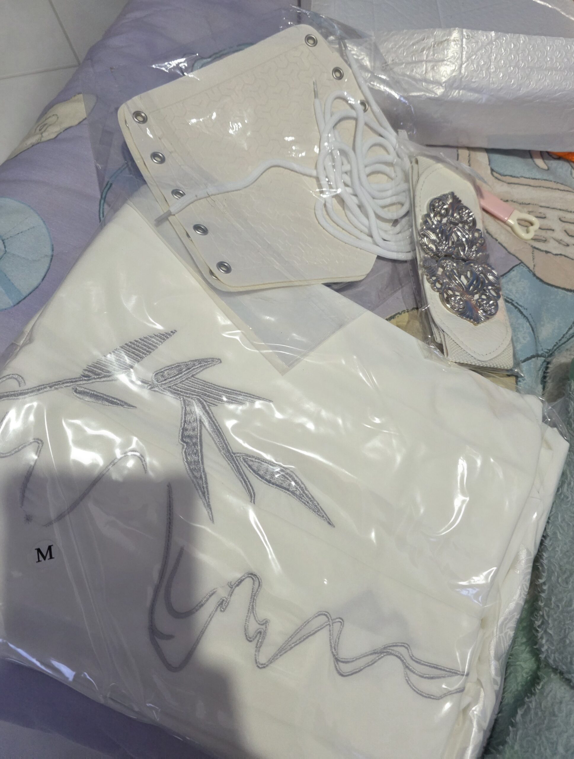 Image #2 from Isabel