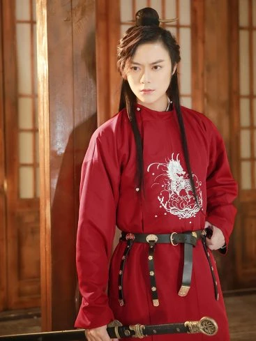 Kylin Robe Red and Black Hanfu Robe - Newhanfu 2023