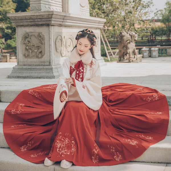 chinese red hanfu