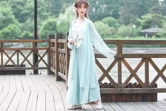 Traditional Chinese Dress Hanfu | Chinese Temple