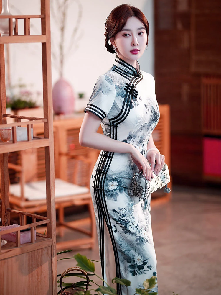 Blue Banquet Chinese Cheongsam Floral Qipao - Newhanfu