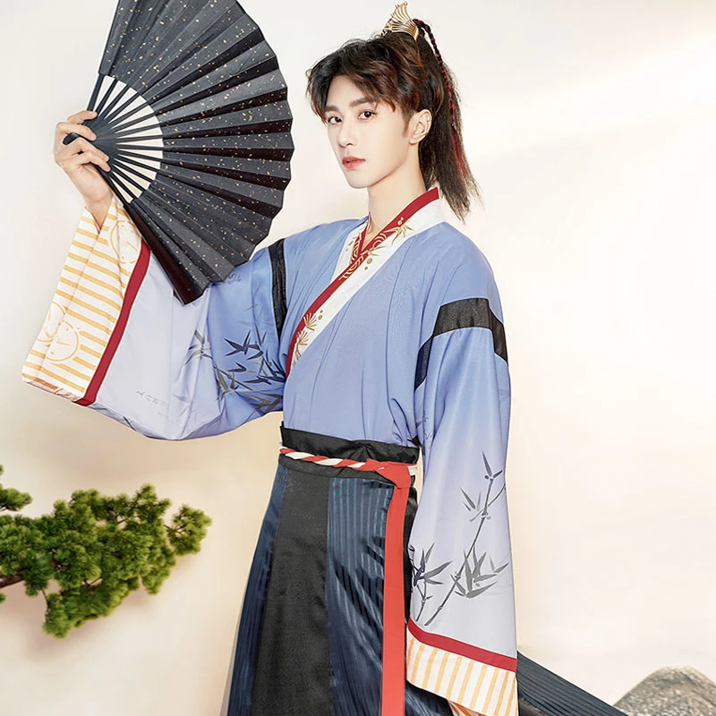 Elegant Hanfu – Traditional Chinese Costume 1