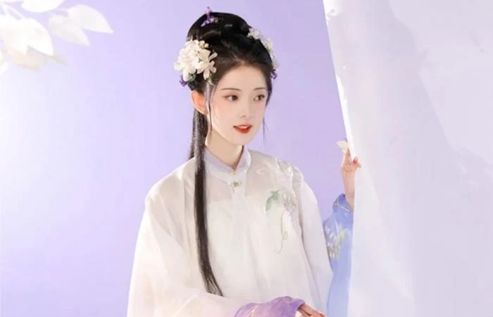 white hanfu dress