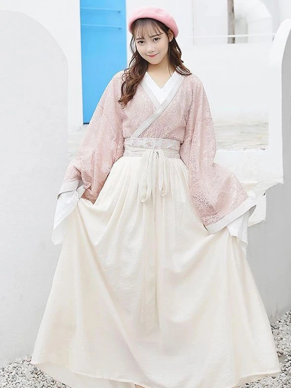 look lavishing in beautiful lace hanfu dress