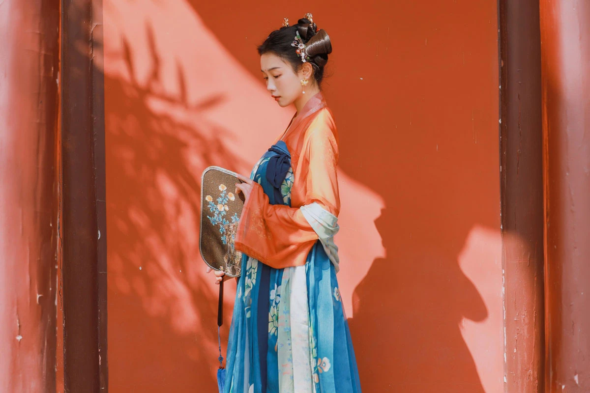 what ancient hanfu colors look best for you