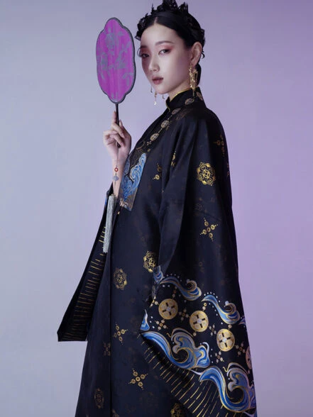 Enjoy the Beauty of Embroidery Hanfu Dress - Newhanfu