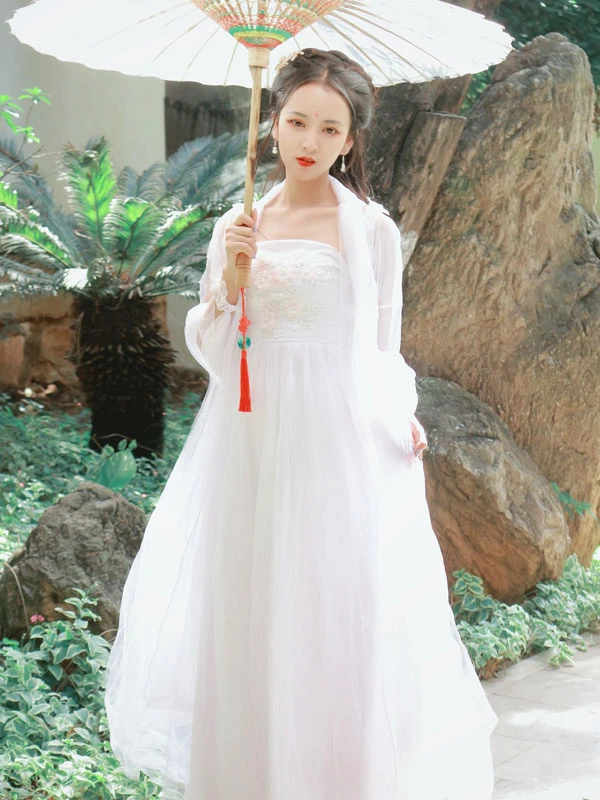 how to style a white hanfu dress