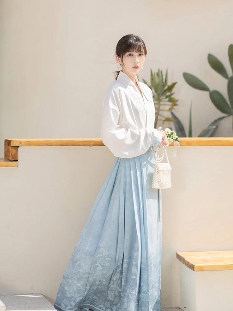 Women Blue Mamian Skirt Modern Hanfu Set for Spring