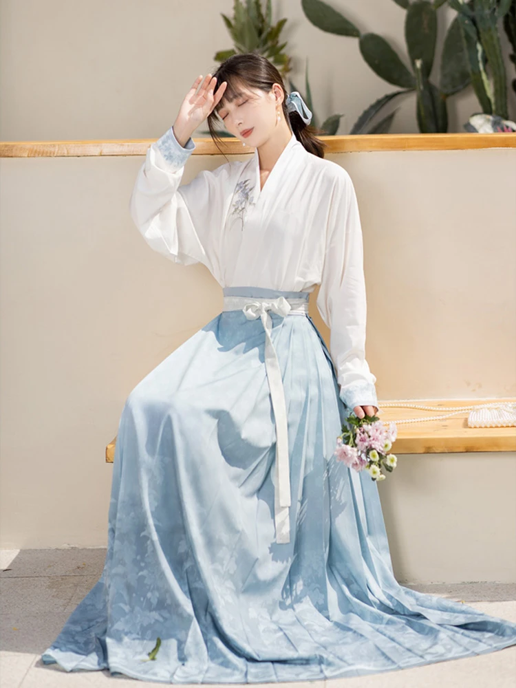 Women Blue Mamian Skirt Modern Hanfu Set for Spring