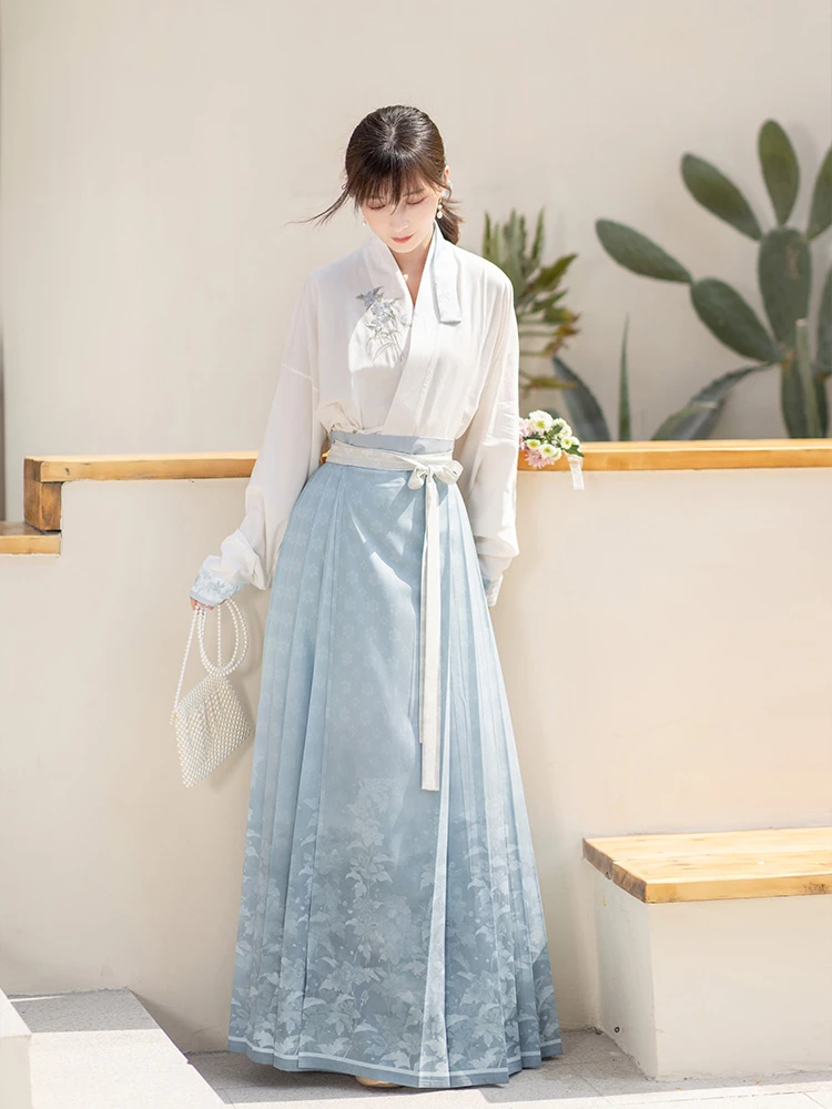 Women Blue Mamian Skirt Modern Hanfu Set for Spring