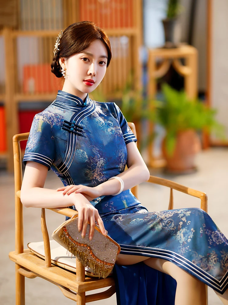 Blue Banquet Chinese Cheongsam Floral Qipao - Newhanfu