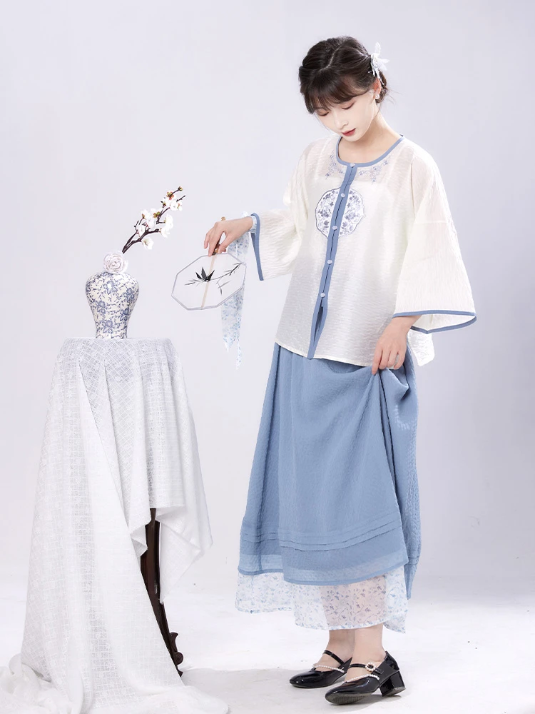 Ming Dynasty Modified Soft Blue Silk Hanfu for Summer