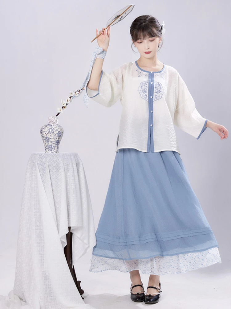 Ming Dynasty Modified Soft Blue Silk Hanfu for Summer