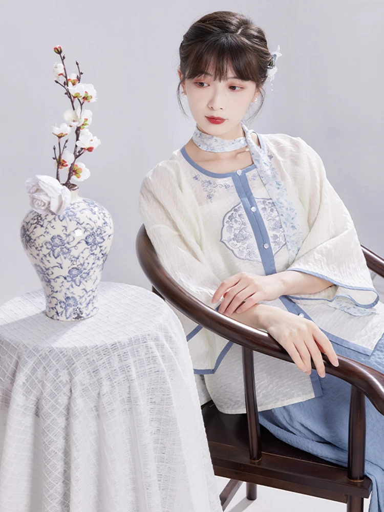 Ming Dynasty Modified Soft Blue Silk Hanfu for Summer