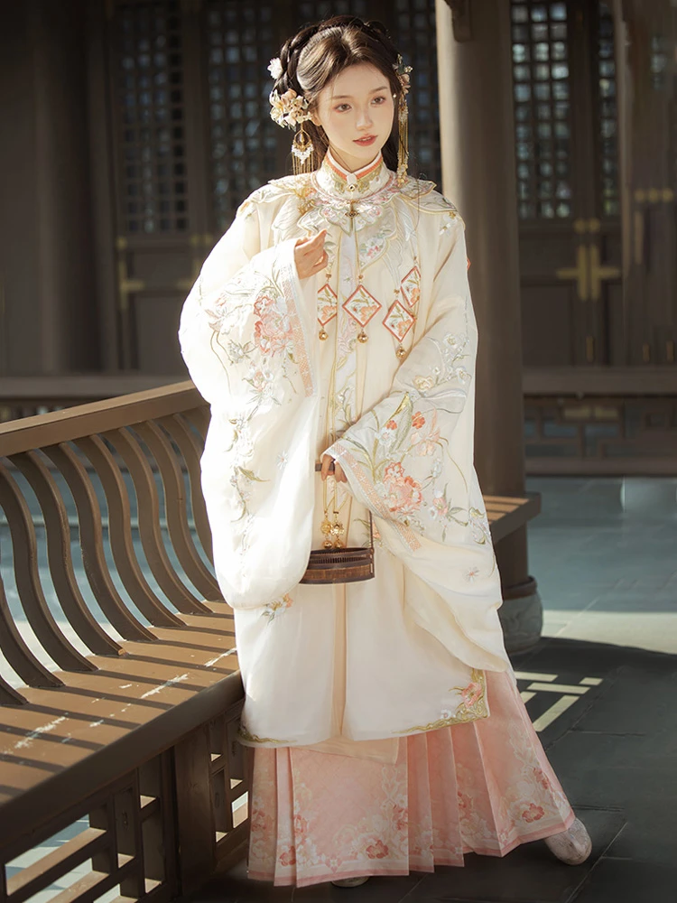 Traditional Ming Hanfu Women's Mamian Skirt Autumn Vintage Set
