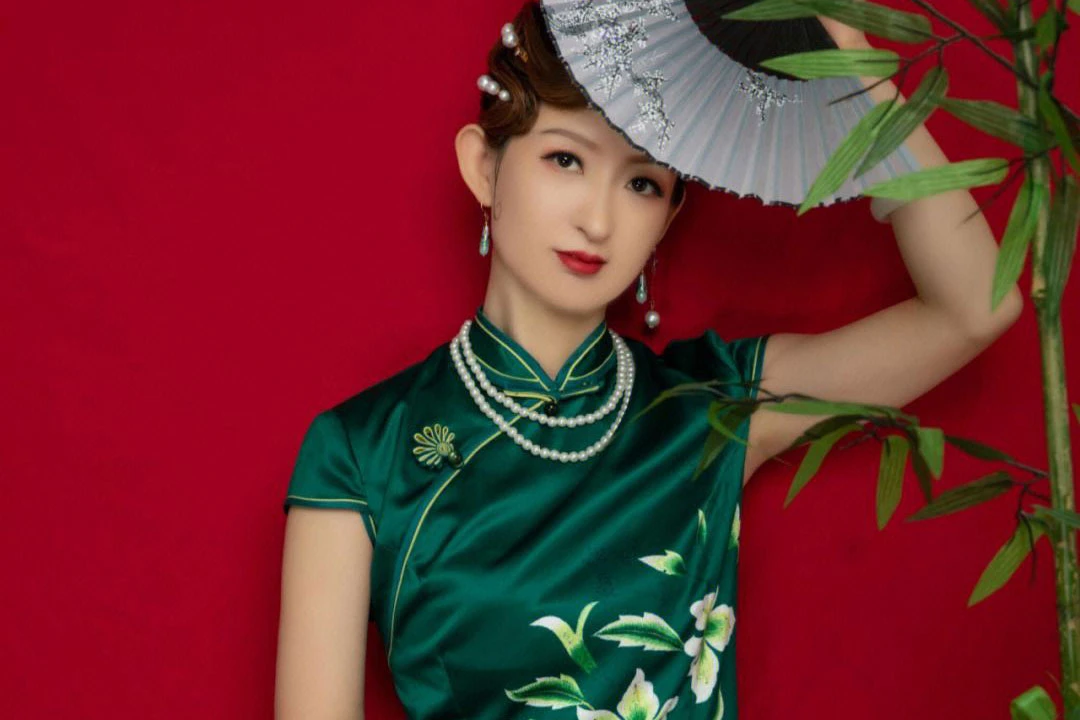 A Guide to Wearing Qipao Dress as A Wedding Guest