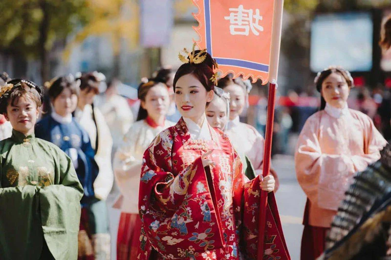 Hanfu Enthusiasts Celebrate Festival in Ancient Chinese Town