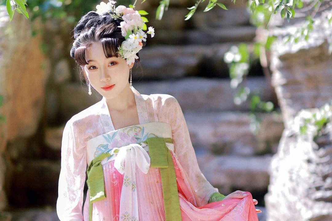 Mulan Hanfu: Disney Cosplay in Traditional Attire