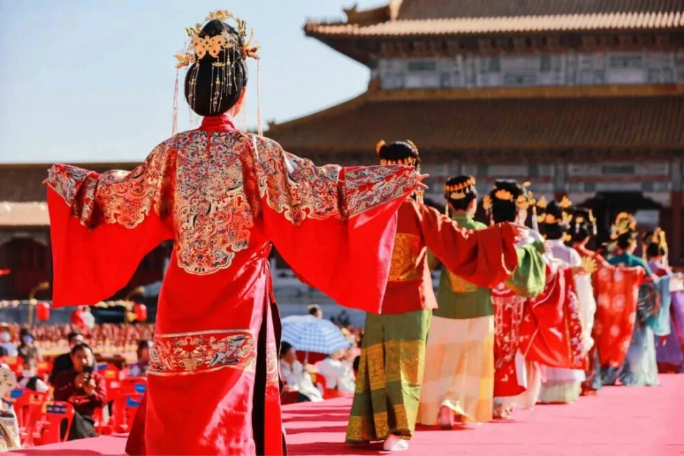 Discover Classic and Modern Hanfu Wedding Dresses - Newhanfu