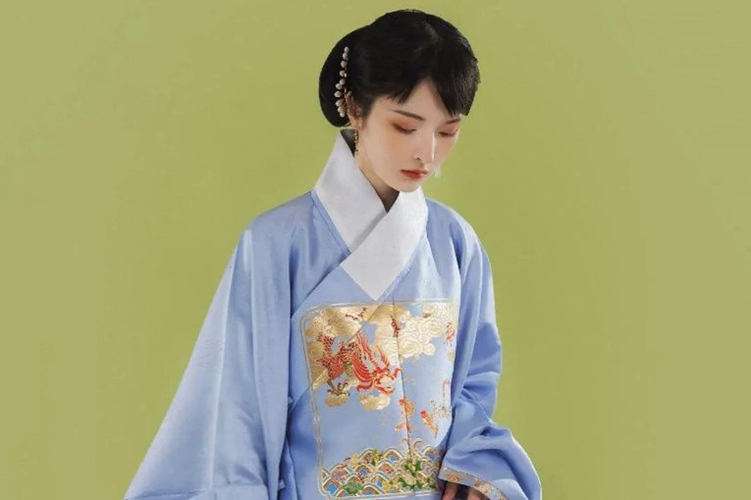 How to Wear Blue Hanfu in Different Seasons