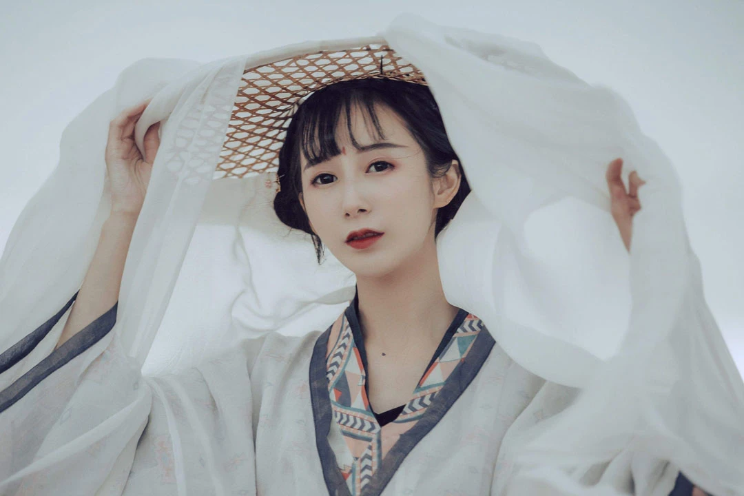 The Revival of Ruqun Hanfu and its Impact on Global Fashion
