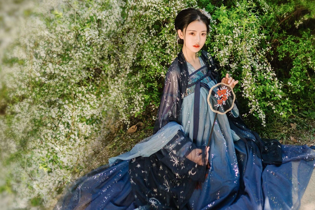 Welcome the Vibrance of Spring Hanfu Dresses