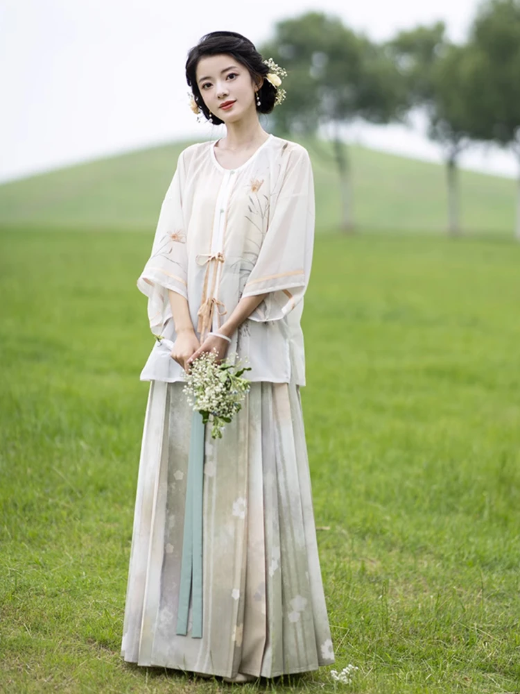 Spring Hanfu for Women Ming Dynasty Round Collar Short Shirt Mamian Skirt