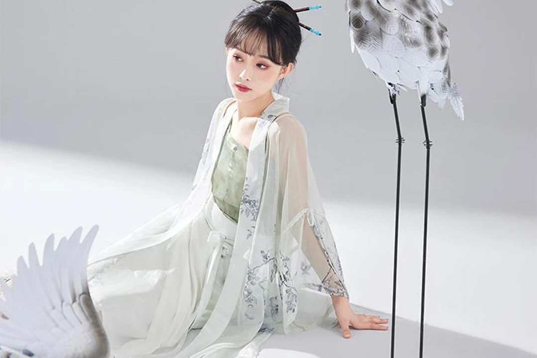 Gray Hanfu: A Fusion of Casual and Simple