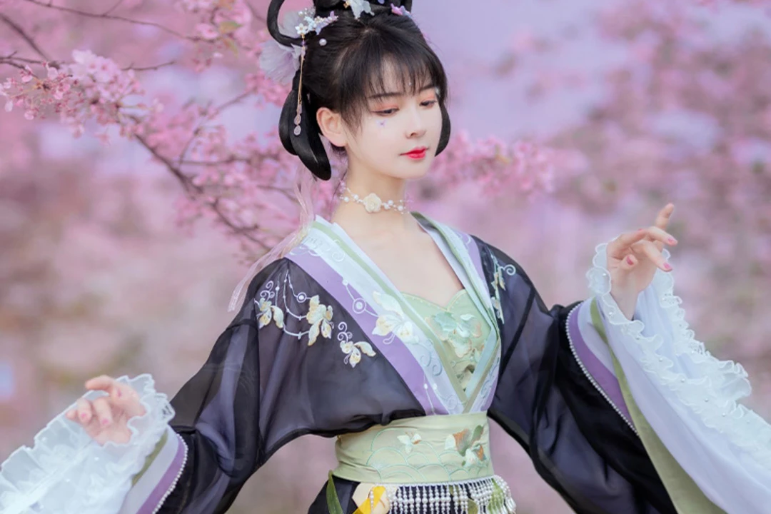 Hanfu Styles for Thanksgiving and Seasonal Sales