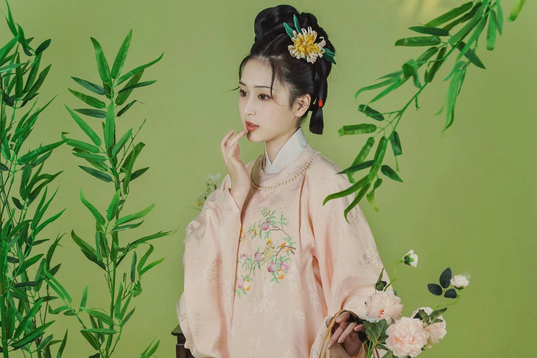 Smart Hanfu Shopping: Black Friday & Cyber Monday Deals