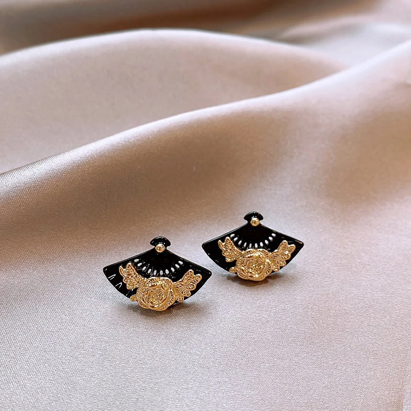 Ladies Cheongsam Earrings Elegant Scalloped Black Ear Jewellery