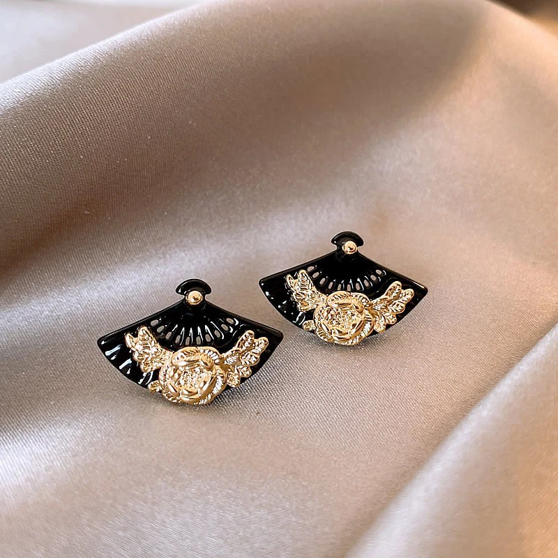 Ladies Cheongsam Earrings Elegant Scalloped Black Ear Jewellery