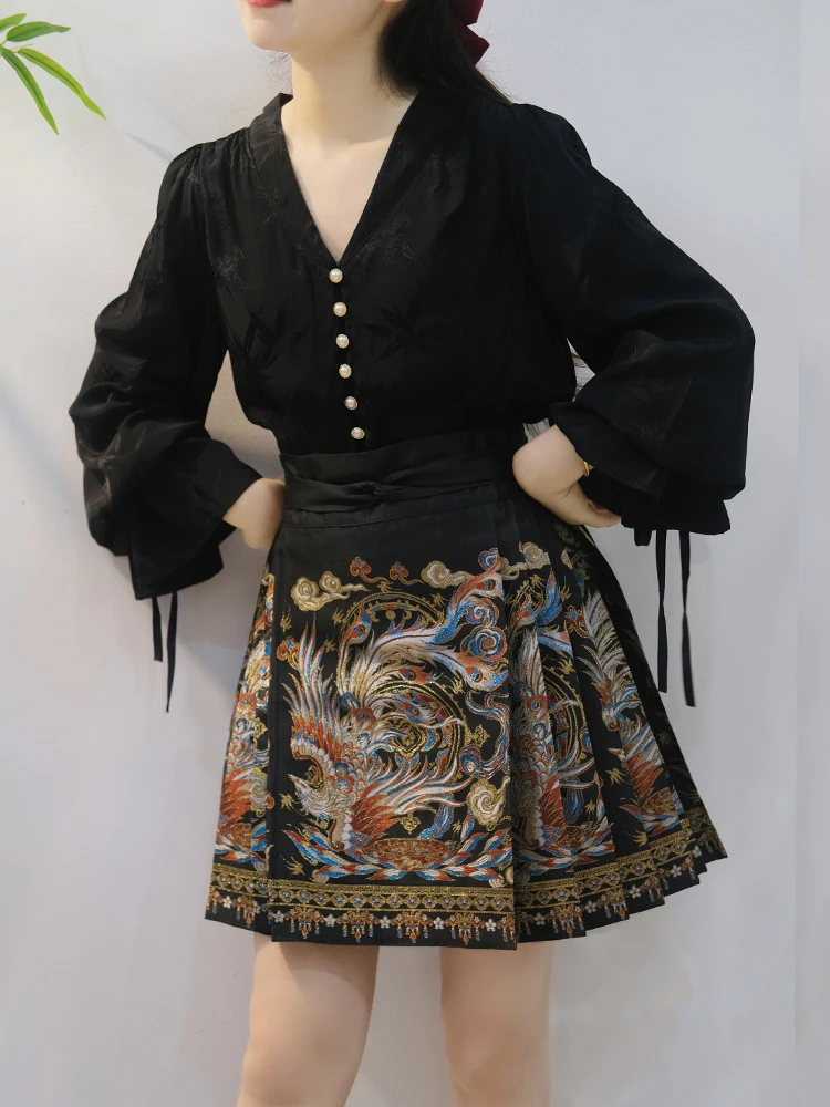 Ming Dynasty Women Short Ma Mian Skirt Daily Fashion Summer Dresses