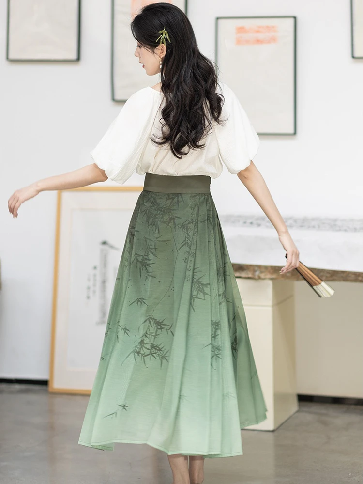 Women Ming Dynasty Hanfu Green Ma Mian Skirt Summer New Fashion