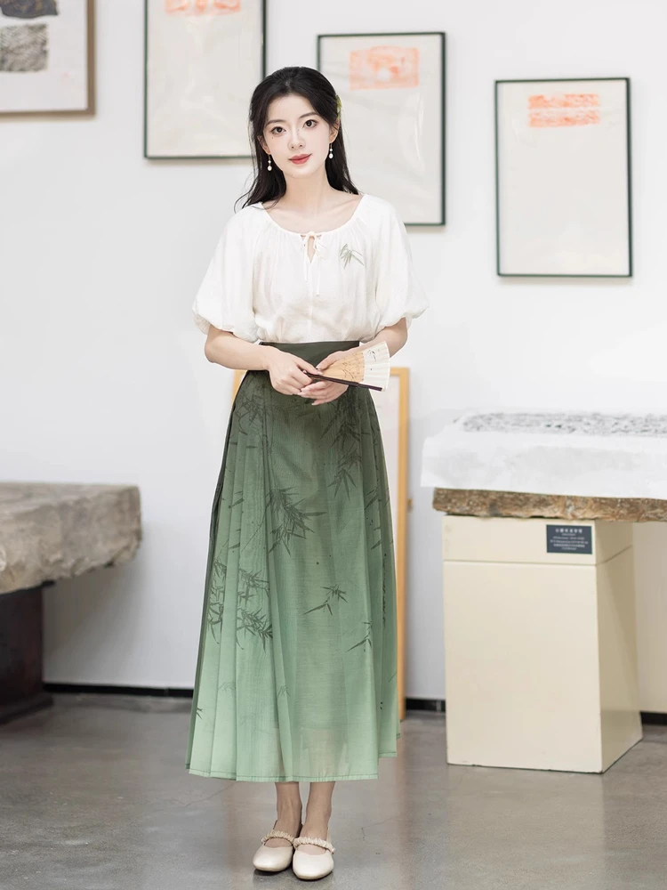 Women Ming Dynasty Hanfu Green Ma Mian Skirt Summer New Fashion