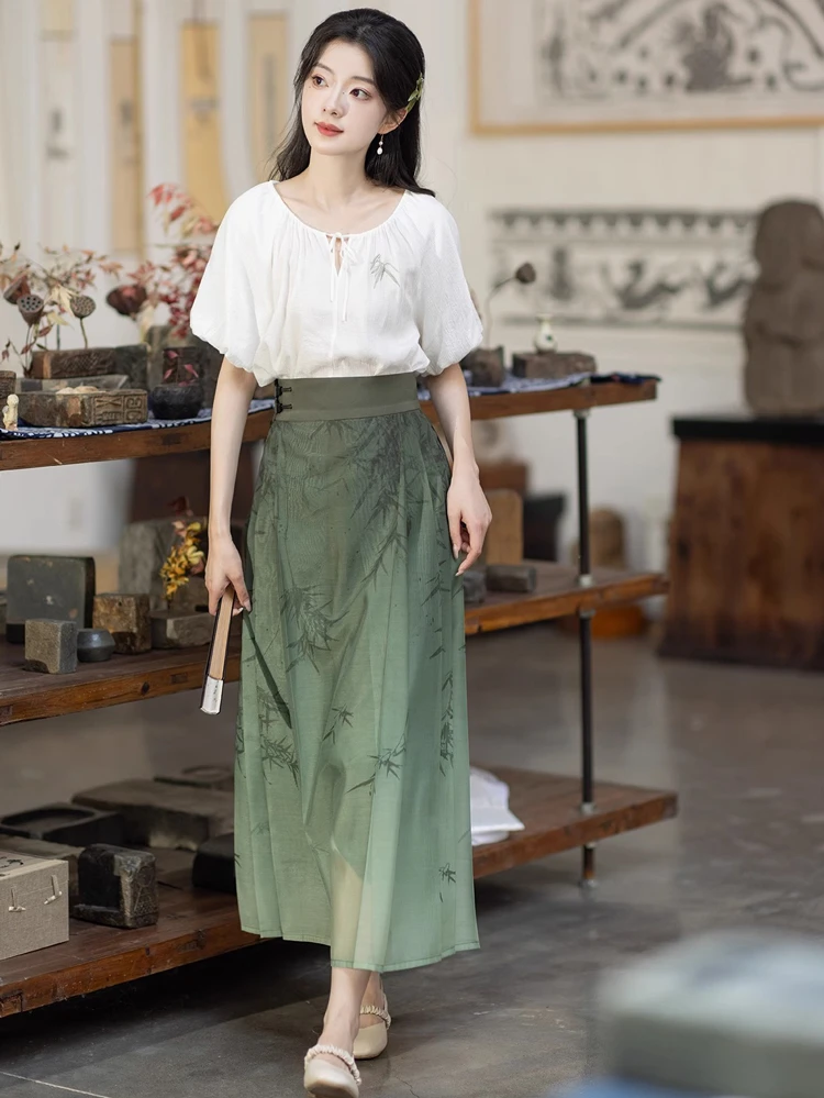 Women Ming Dynasty Hanfu Green Ma Mian Skirt Summer New Fashion