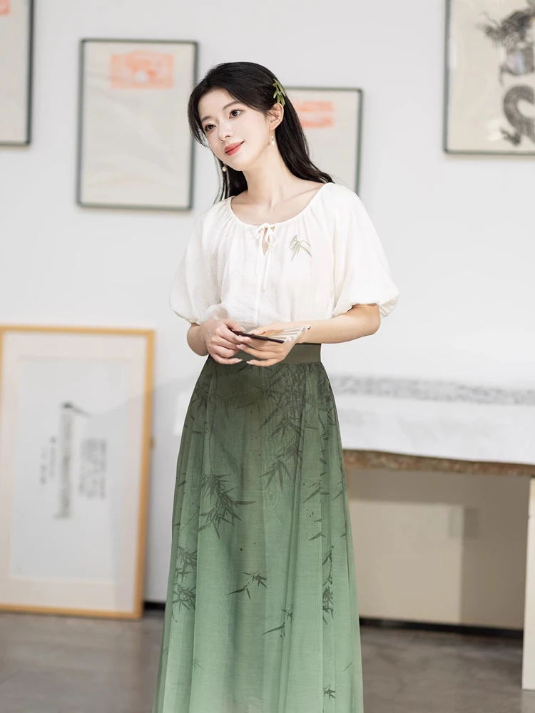 Women Ming Dynasty Hanfu Green Ma Mian Skirt Summer New Fashion