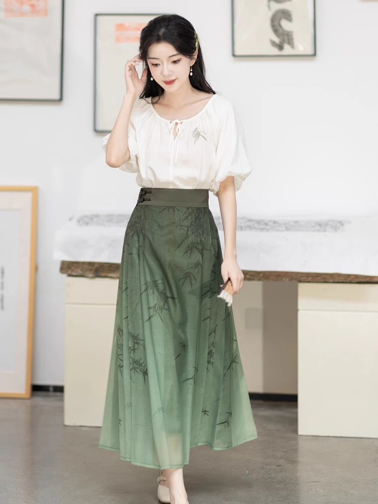 Women Ming Dynasty Hanfu Green Ma Mian Skirt Summer New Fashion