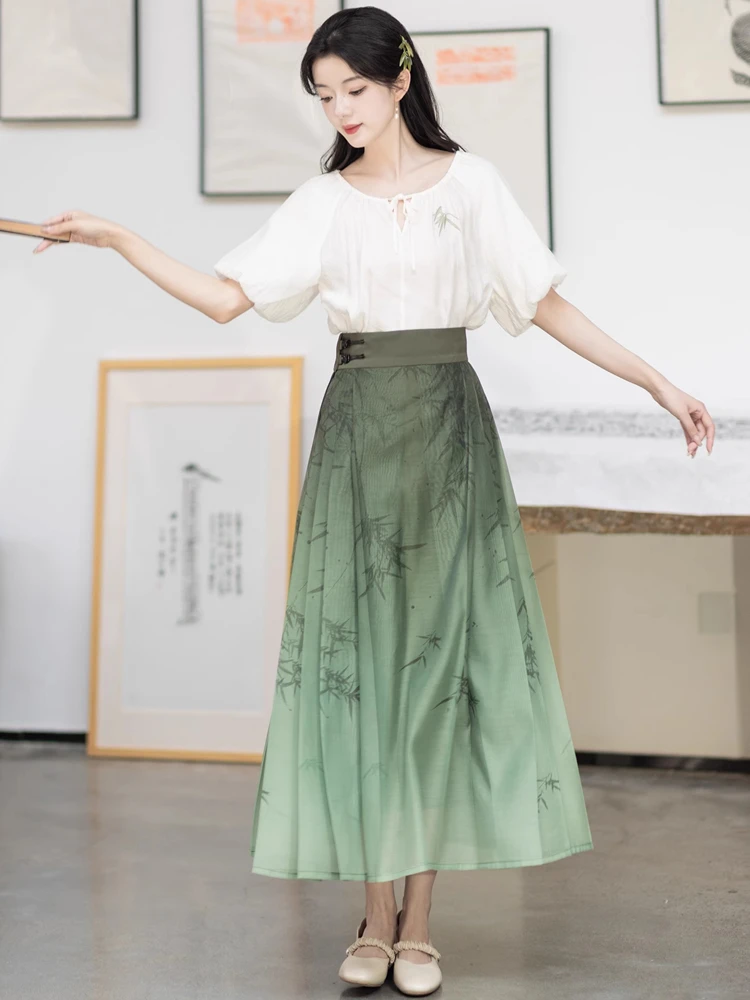 Women Ming Dynasty Hanfu Green Ma Mian Skirt Summer New Fashion