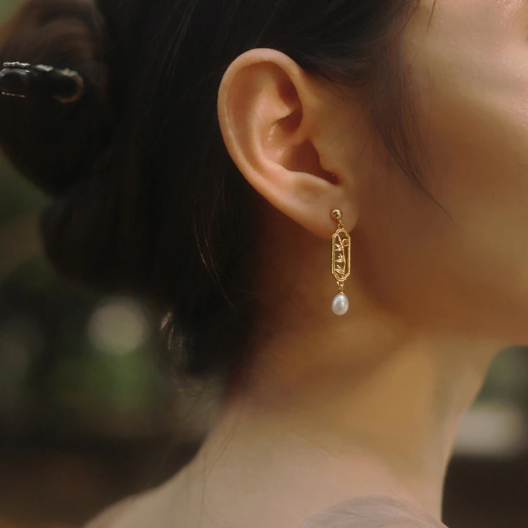 Bamboo Leaf Earrings Women's Dignified Hollowed Ears Jewellery