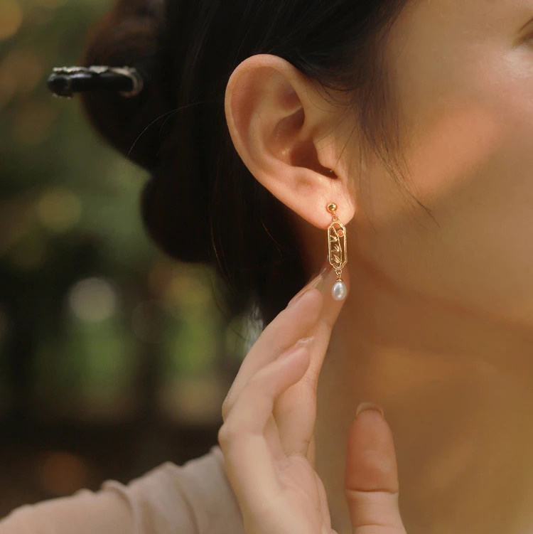 Bamboo Leaf Earrings Women's Dignified Hollowed Ears Jewellery