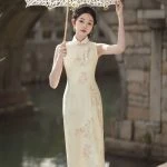 Sleeveless Cheongsam Ladies Elegant Beige Long Qipao