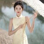 Sleeveless Cheongsam Ladies Elegant Beige Long Qipao