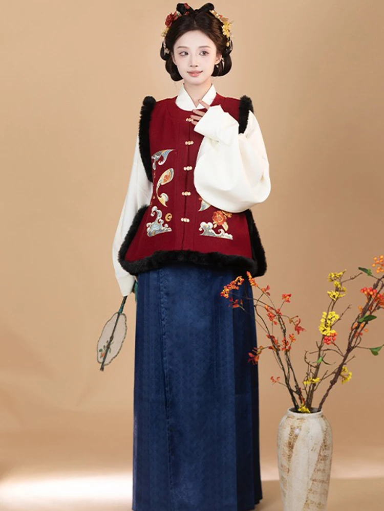 Ming Dynasty New Year Hanfu Ladies Elegant Winter Suit