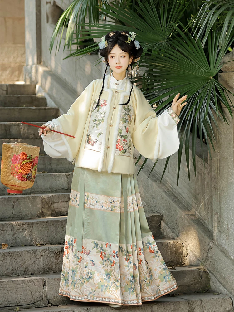 Ming Dynasty Winter Green Colours Hanfu New Year Pipa Sleeve