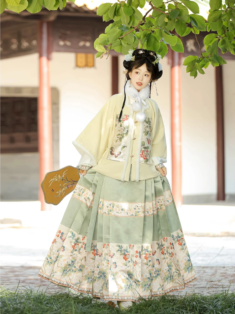 Ming Dynasty Winter Green Colours Hanfu New Year Pipa Sleeve