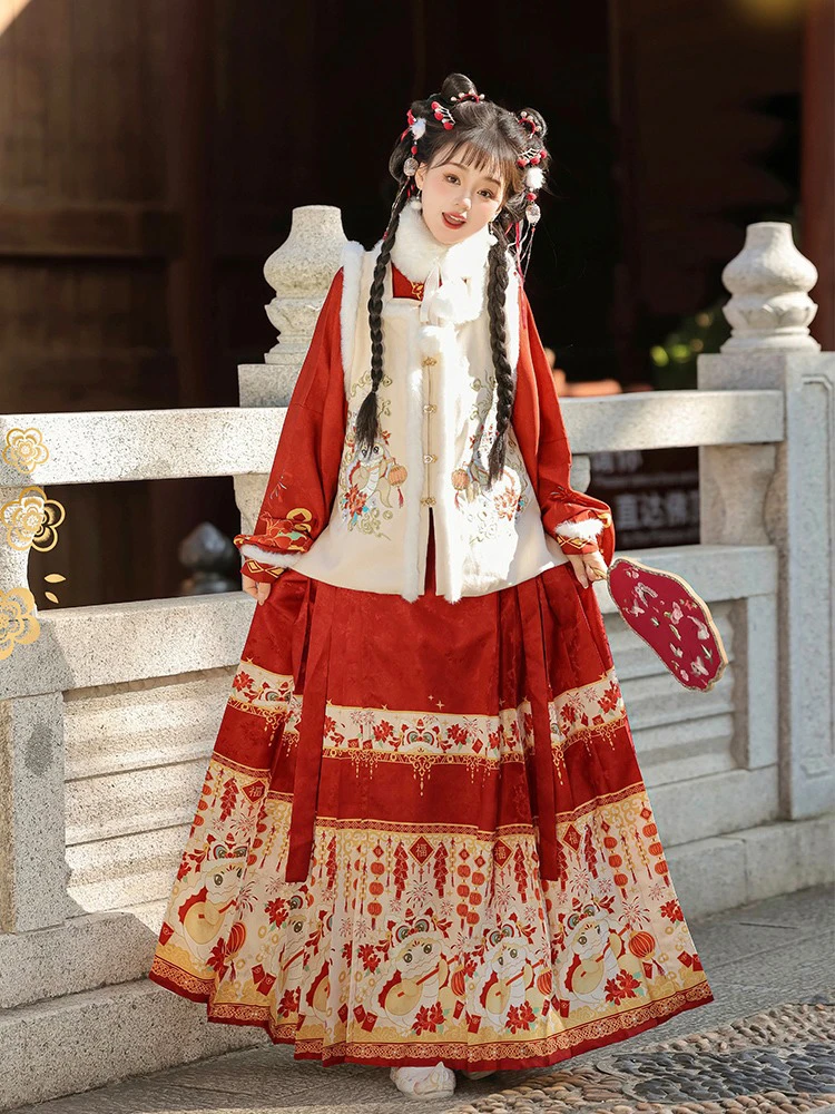 Women's New Year Hanfu Ming Dynasty Red Colour Ma Mian Skirt