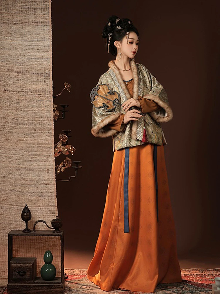 Winter Tang Dynasty Hanfu Beizi Ladies Qiyao Vintage Set